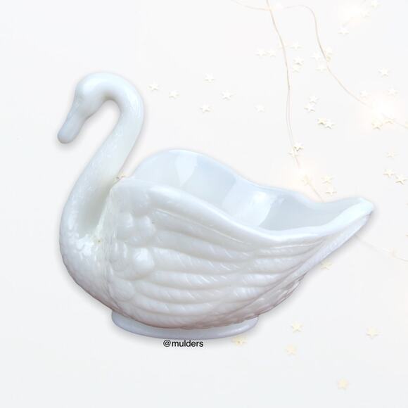 Vintage Imperial White Milk Glass Swan Trinket Dish Figure Decor - Picture 1 of 11